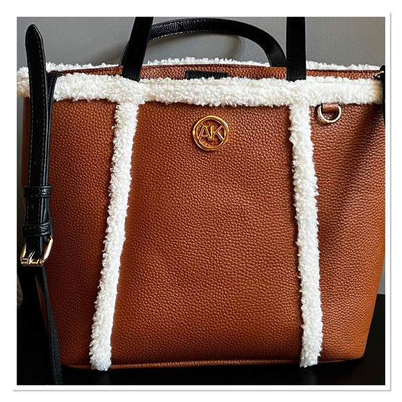 ANNE KLEIN  'Dana' Convertible Tote/Crossbody Bag - Picture 6 of 10